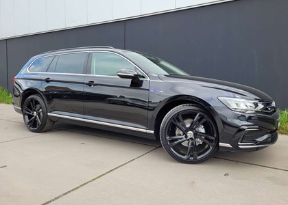 Volkswagen Passat Variant tweedehandswagen bij Garage Peeters